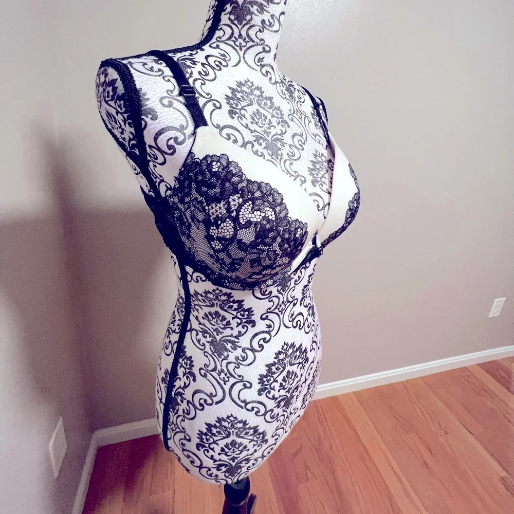 NWOT Victoria’s Secret Dreams Angels Push-Up bra 38C._5